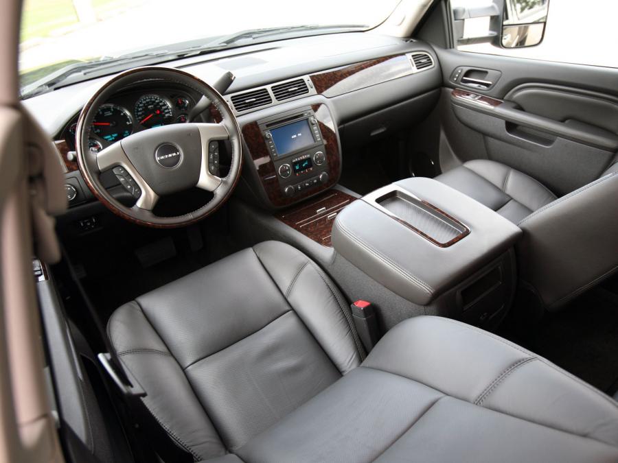  GMC Sierra Denali 3500 HD SLT Crew Cab 2010 года  (фото 6 из 8)